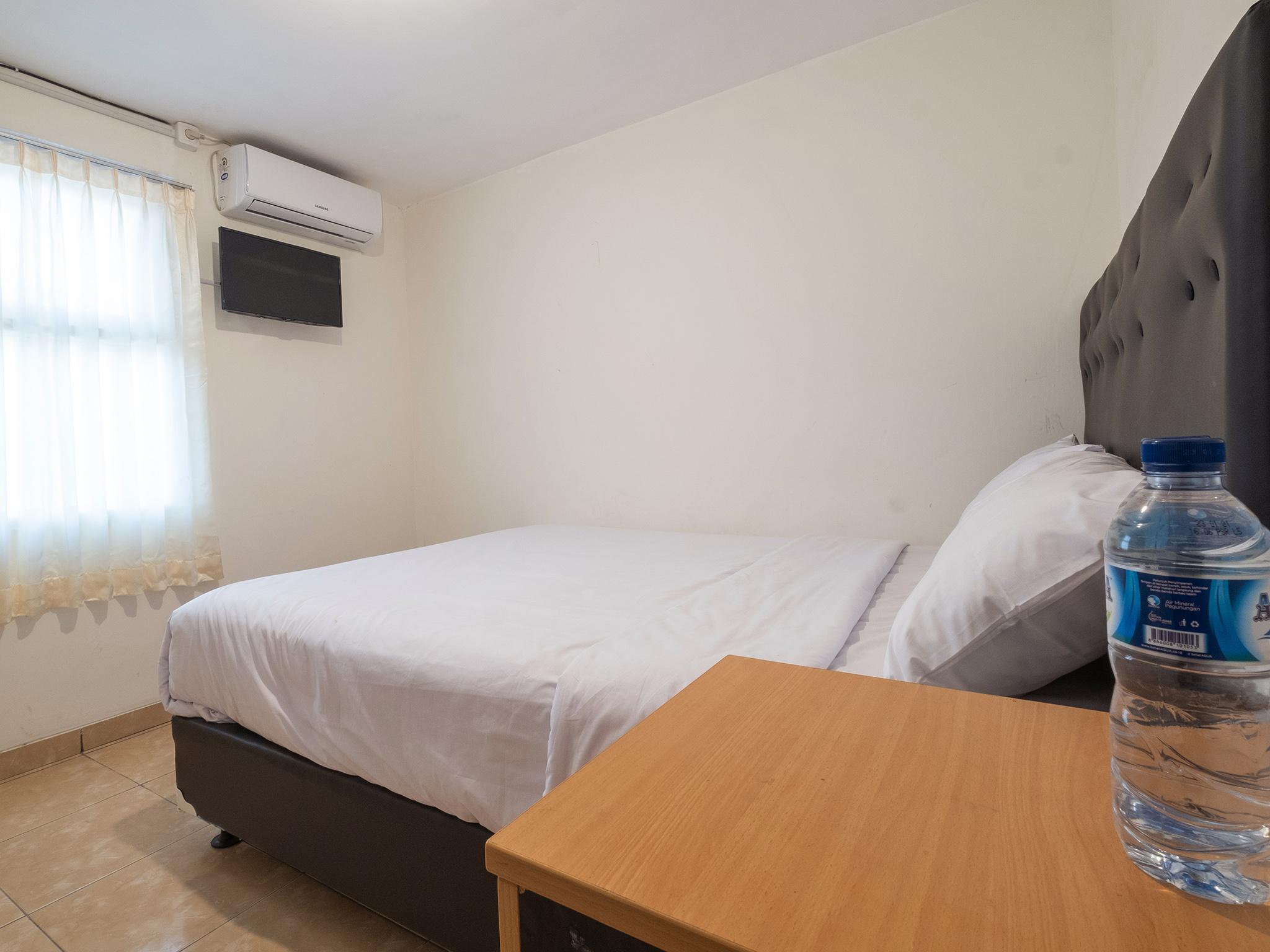 Готель Oyo 2173 Bnv House Babarsari Maguwo Екстер'єр фото