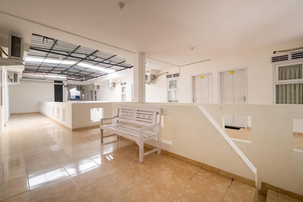 Готель Oyo 2173 Bnv House Babarsari Maguwo Екстер'єр фото